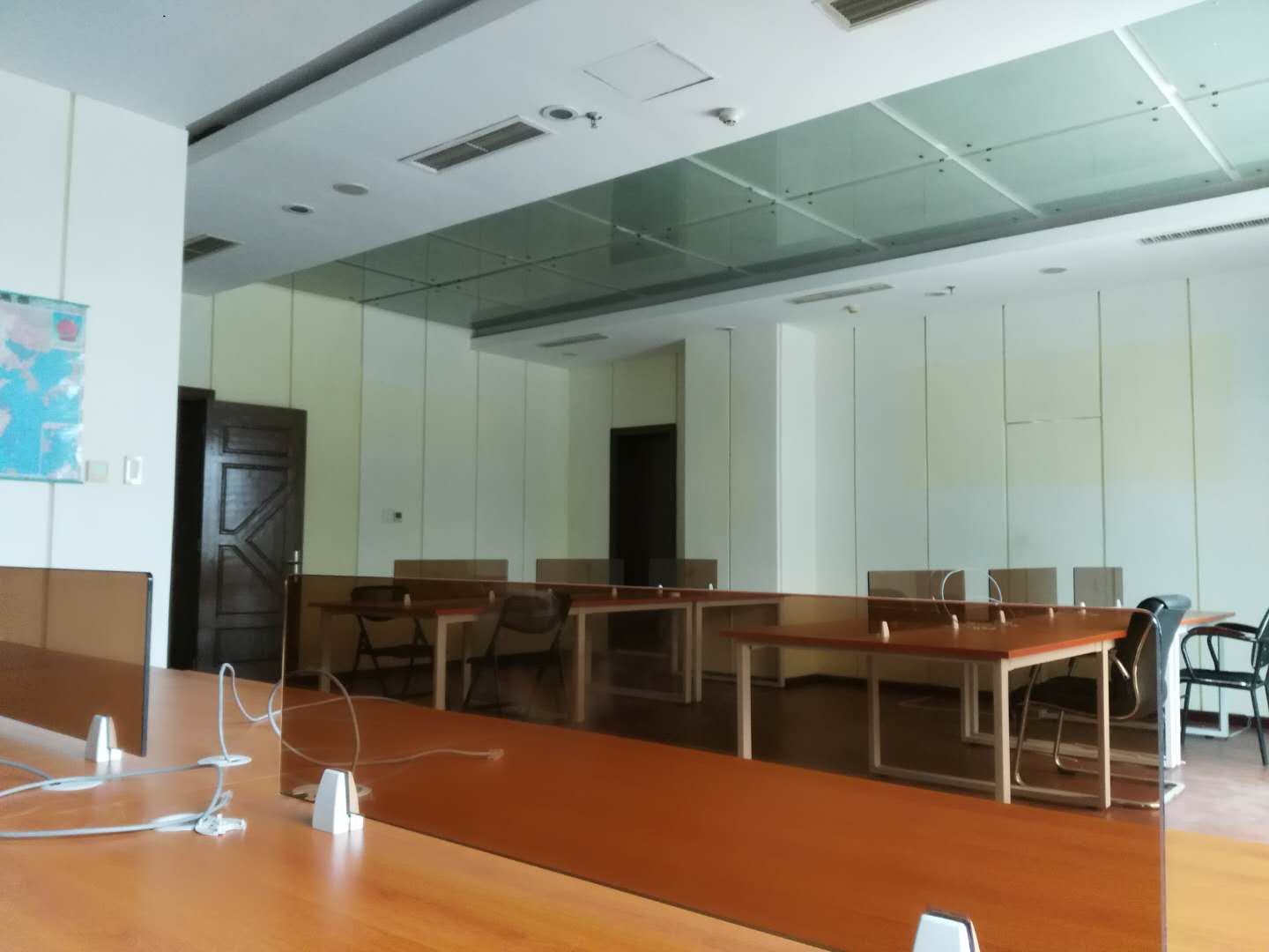 18人大办公室1.jpg